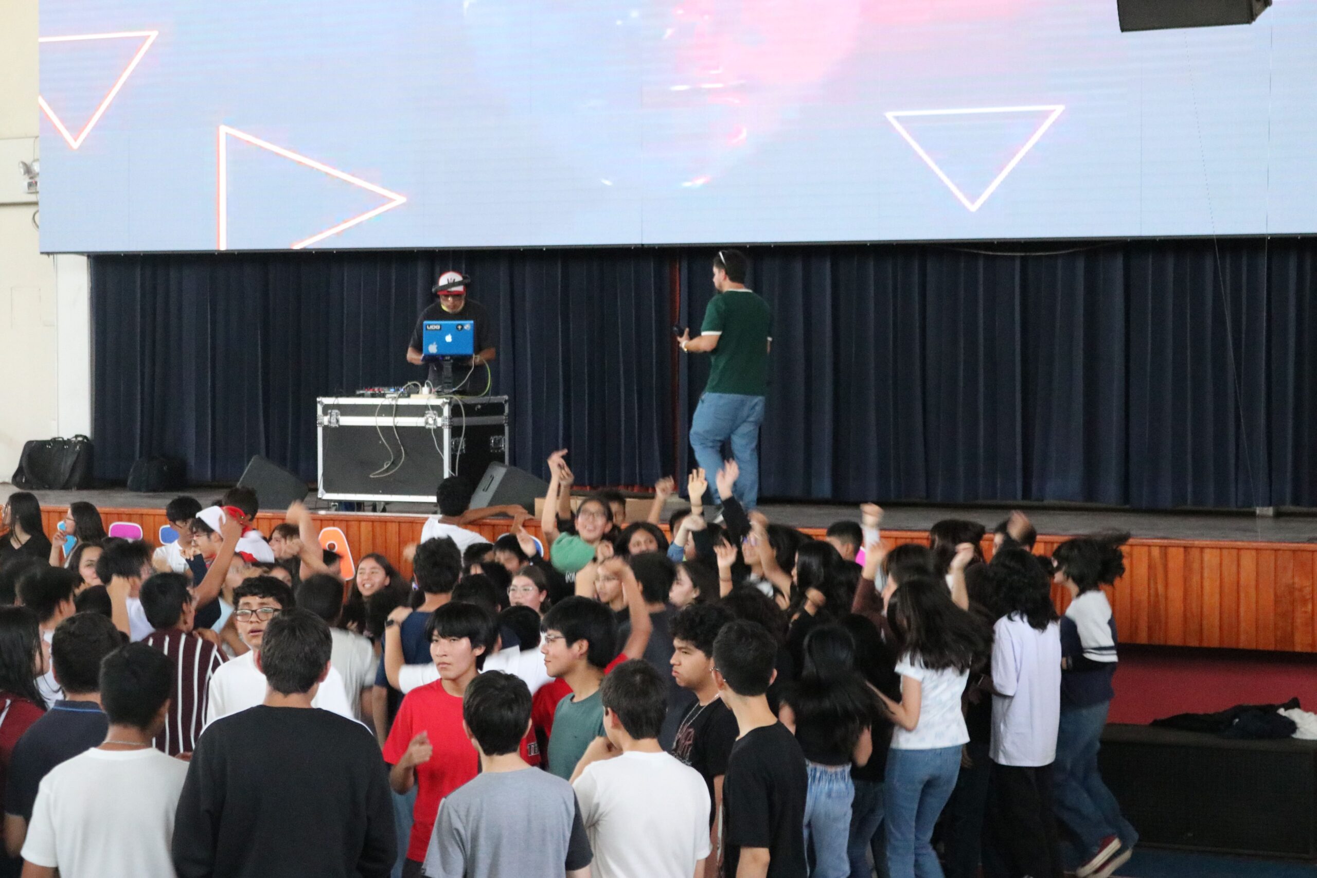 Fiesta de Secundaria con DJ